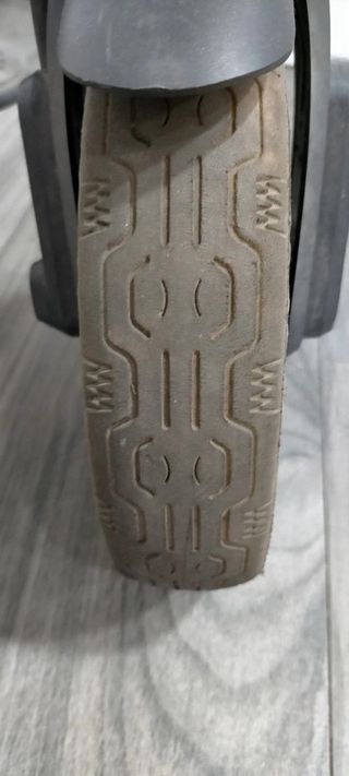 Patinete Xiaomi M365 + ruedas antipinchazo + bolsa