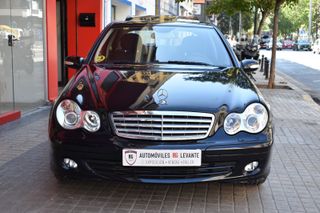 Mercedes-Benz Clase C 2006