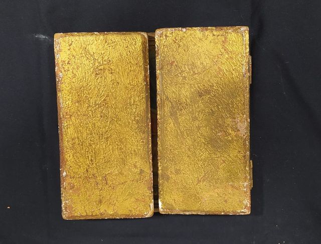 Tríptico religioso antiguo