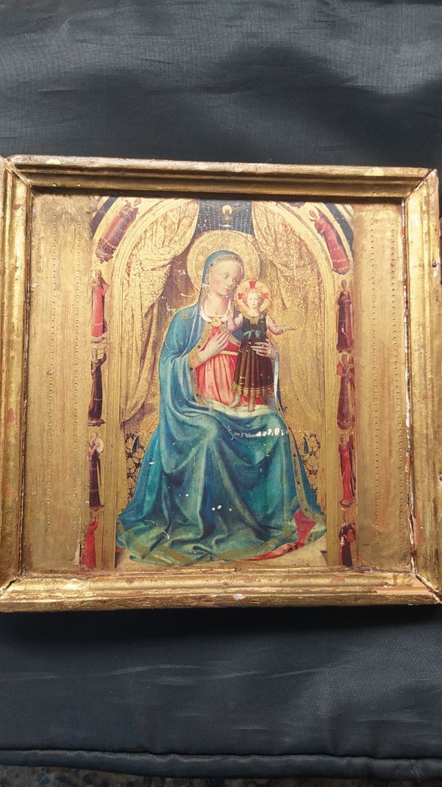 Tríptico religioso antiguo