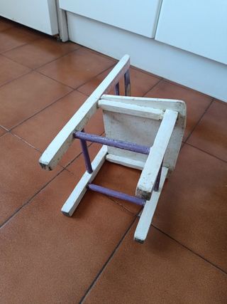 Silla infantil de madera para restaurar