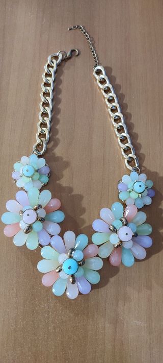 Collana floreale fatta a mano