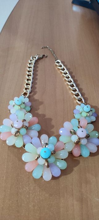 Collana floreale fatta a mano