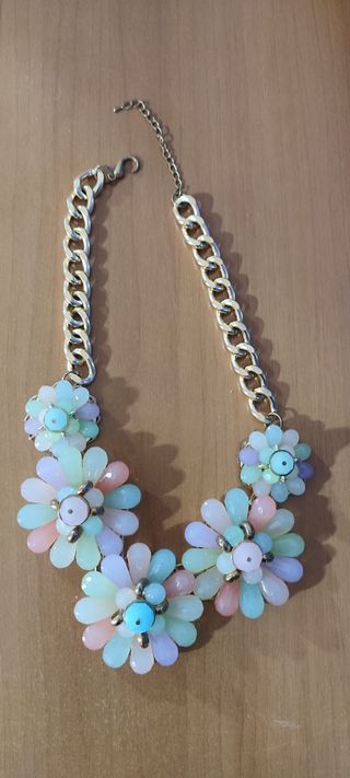 Collana floreale fatta a mano