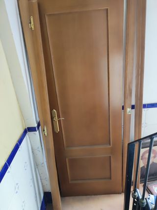 Puerta de madera. Venta en persona