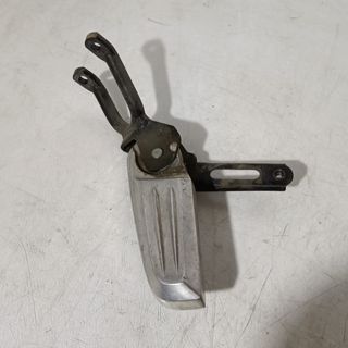Estribera pasajero lado izquierdo Honda PCX 125