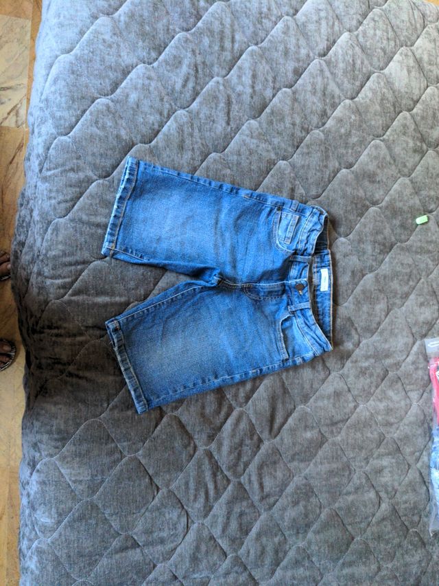 Pantalón corto tejano Mango chico
Talla 12 ( 152cm