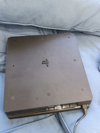 PS4 Slim Negra