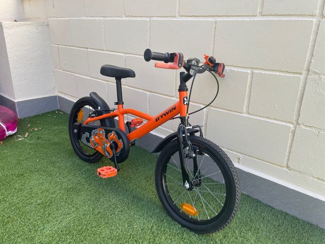 Bicicleta infantil Btwin 18 pulgadas de segunda mano por 50 EUR en
