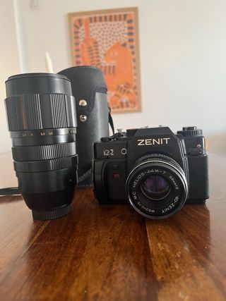Zenit 122 Cámara Analógica Negra con 2 objetivos.