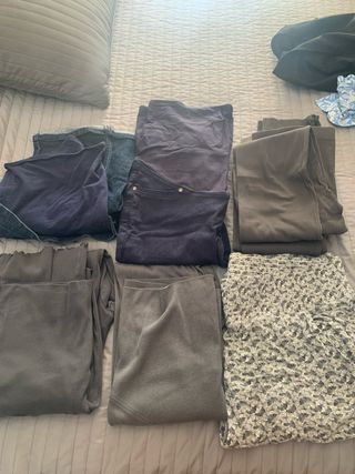 Pantalones premamá azules y grises