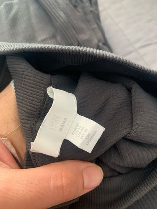 Pantalones premamá azules y grises