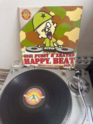 Gigi Pussy & Xrated - Happy Beat
