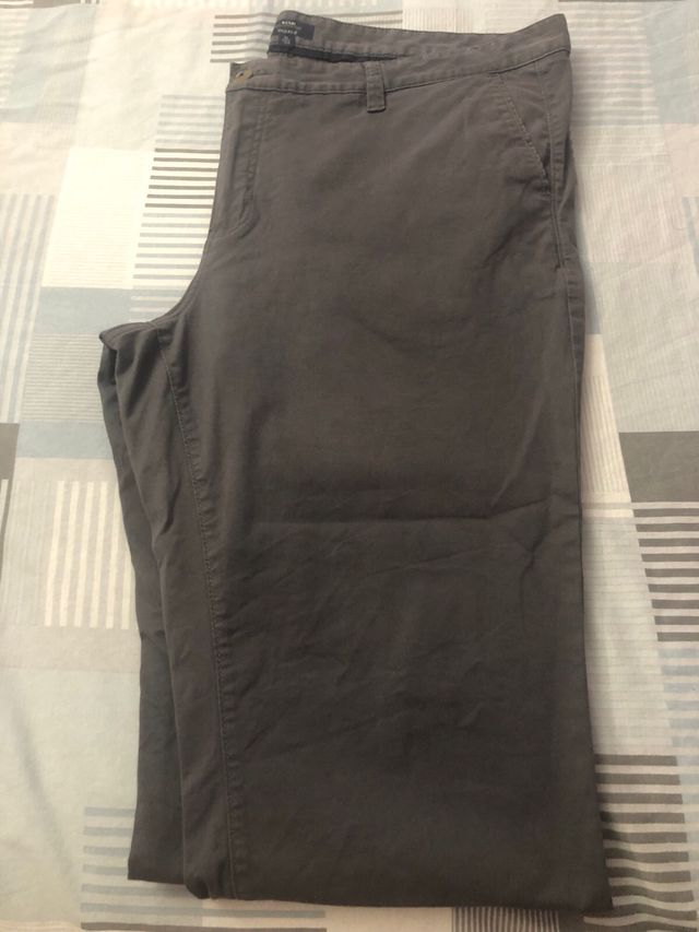 Pantalón Kiabi Gris