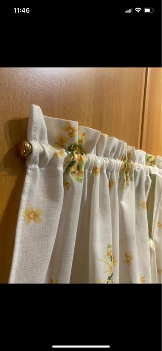 Tendina floreale con bacchetta