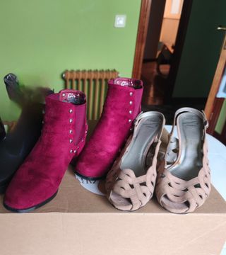 Lote de calzado: Botas y sandalias
