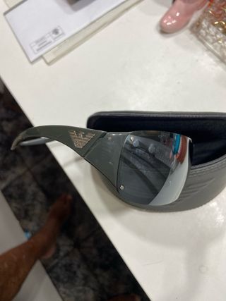 Gafas de Sol Emporio Armani Verde oliva y negro.