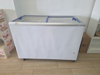 Congelador expositor COFRI Medidas 120cm x 60cm