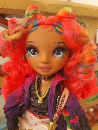 Rainbow High Carmen Major Muñeca
