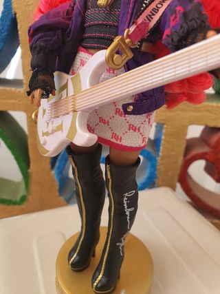 Rainbow High Carmen Major Muñeca