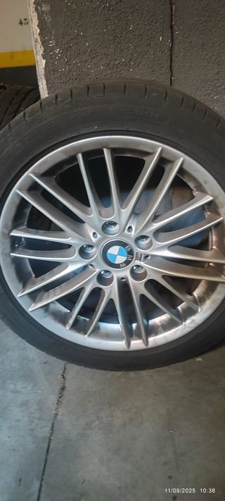 4 llantas BMW originales M de 17 pulgadas