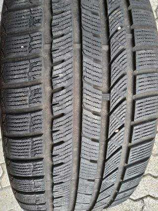 2 Gomme Invernali Momo 215/45 R16
