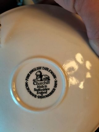 Tazze antiche in ceramica con paesaggio