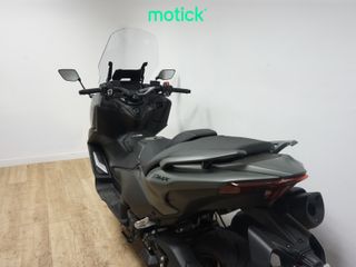 YAMAHA TMAX 560