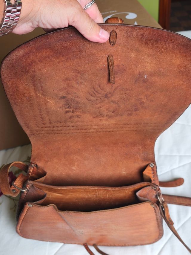 Bolso de piel artesanal