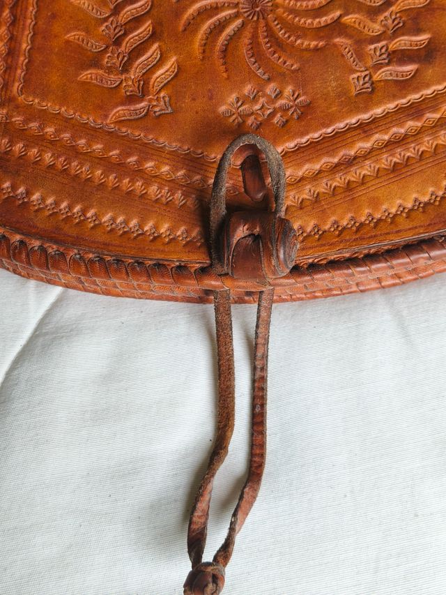 Bolso de piel artesanal