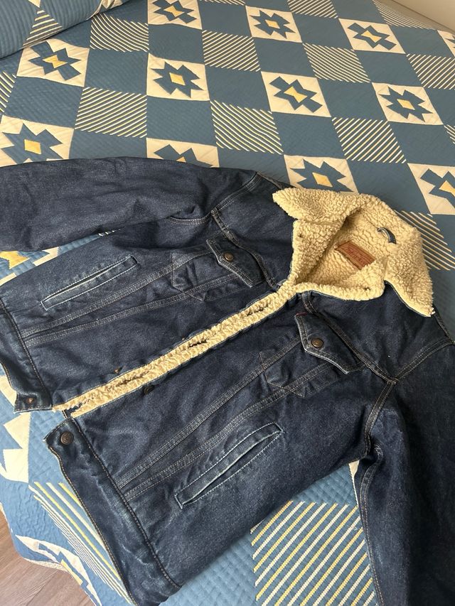 Cazadora Levi's como nueva 