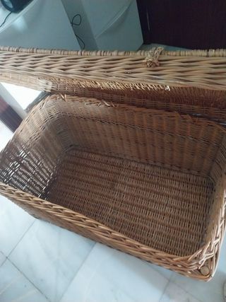REGALO Baúl de mimbre grande se REGALA