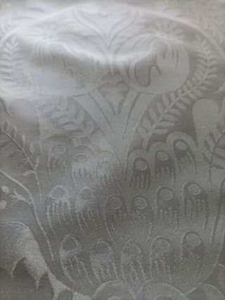 Tela damasco negra con palmas y granadas