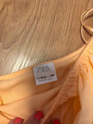 Top asimétrico Zara naranja