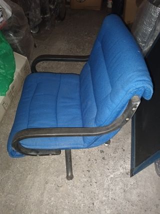 Silla de oficina azul