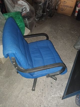 Silla de oficina azul