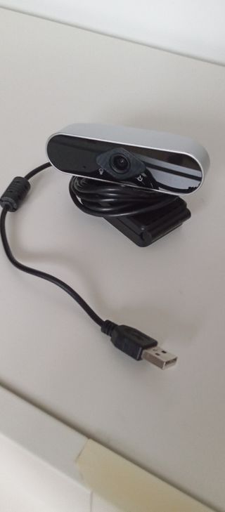 Webcam USB argentata e nera