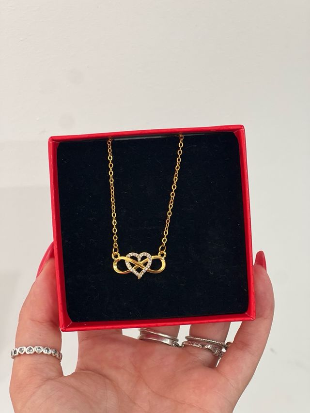 Collana con cuore e infinito