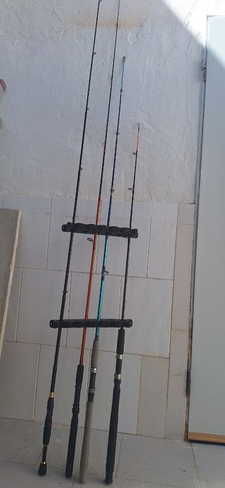 4 cañas de pesca spinning + soporte