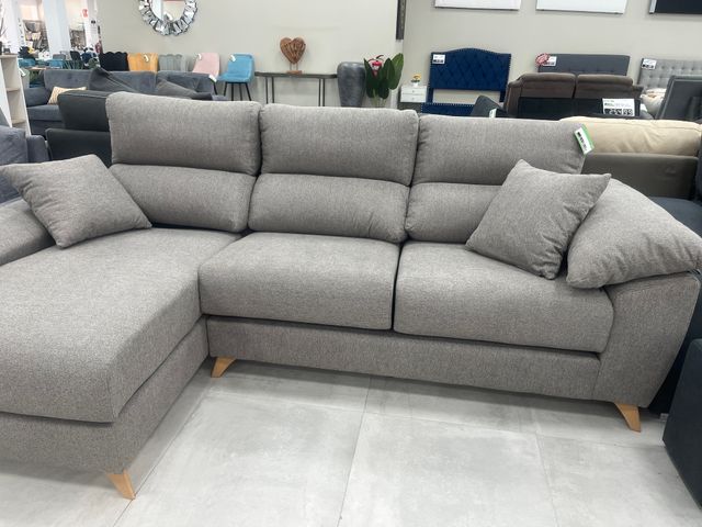 Chaise longue in tessuto grigio antimacchia