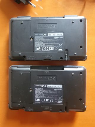 2 Nintendo DS Azul y un cargador y 4 juegos 