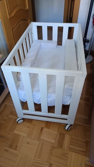 Minicuna bebé con colchón y chichonera