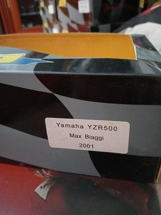 Moto GP Yamaha YZR500 Max Biaggi 2001