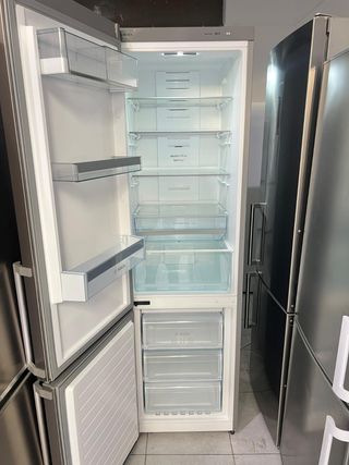Nevera Combi Bosch
NO FROST ENERGÍA A+