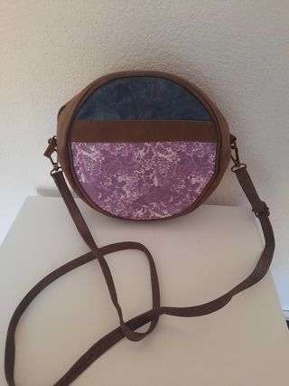 Bolso tipo Anekke redondo.