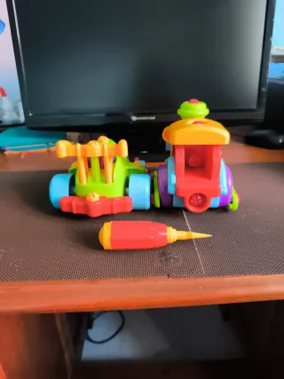 Coche decarreras y tren para montar