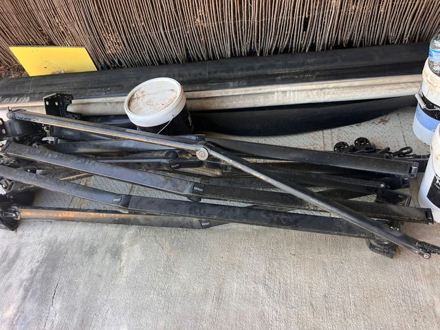 Toldo blanco con falda negra