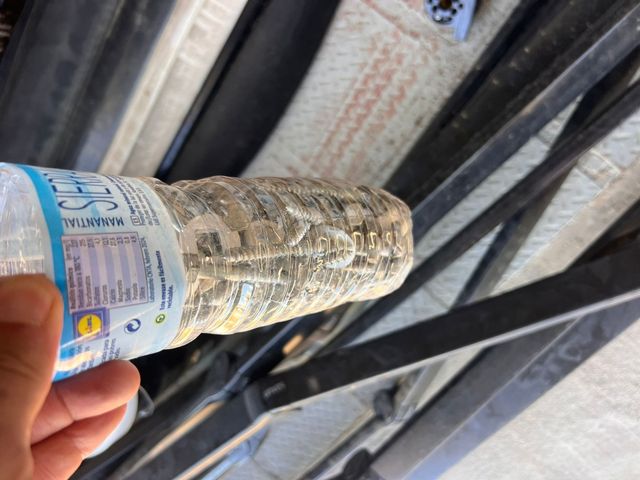 Toldo blanco con falda negra