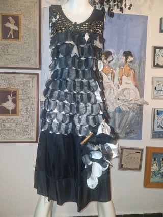 #9 Vestido de flecos blanco y negro con bolso