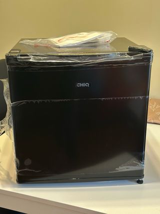 Frigorífico CHIQ Minibar 46L Negro
